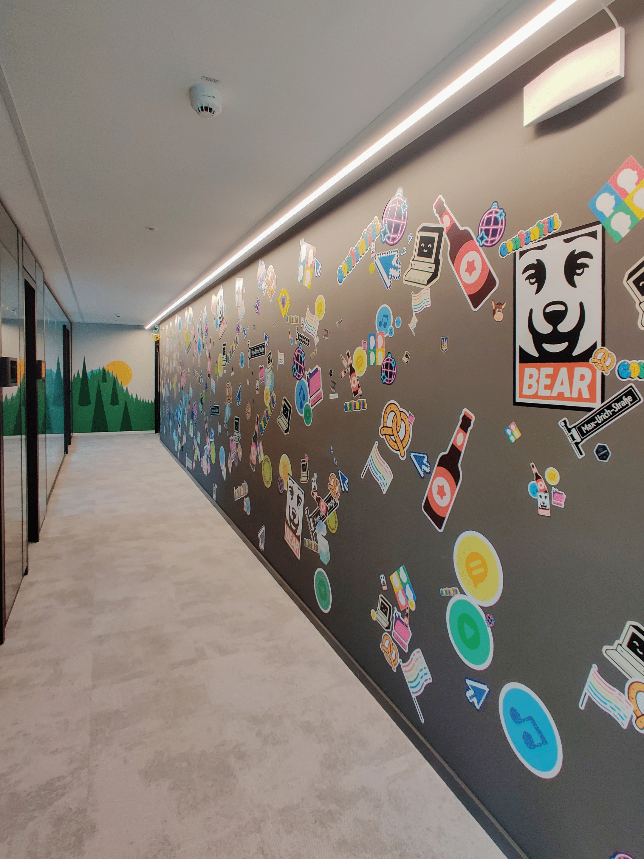 Sentiform Office Branding Agency Workplace Branding Agency Wayfinding Agency Contentful Berlin Environmental Graphic Design Spatial Branding Signage